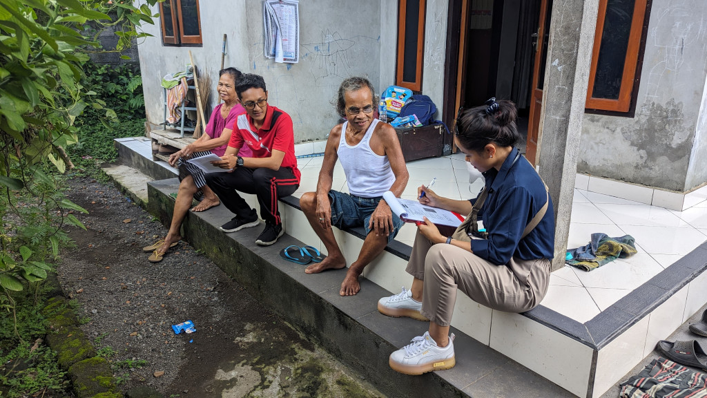 Pemerintah Desa Abiansemal Dauh Yeh Cani dan Kelian Dinas Banjar Mendampingi BPKP dalam Memonitoring Data P3KE